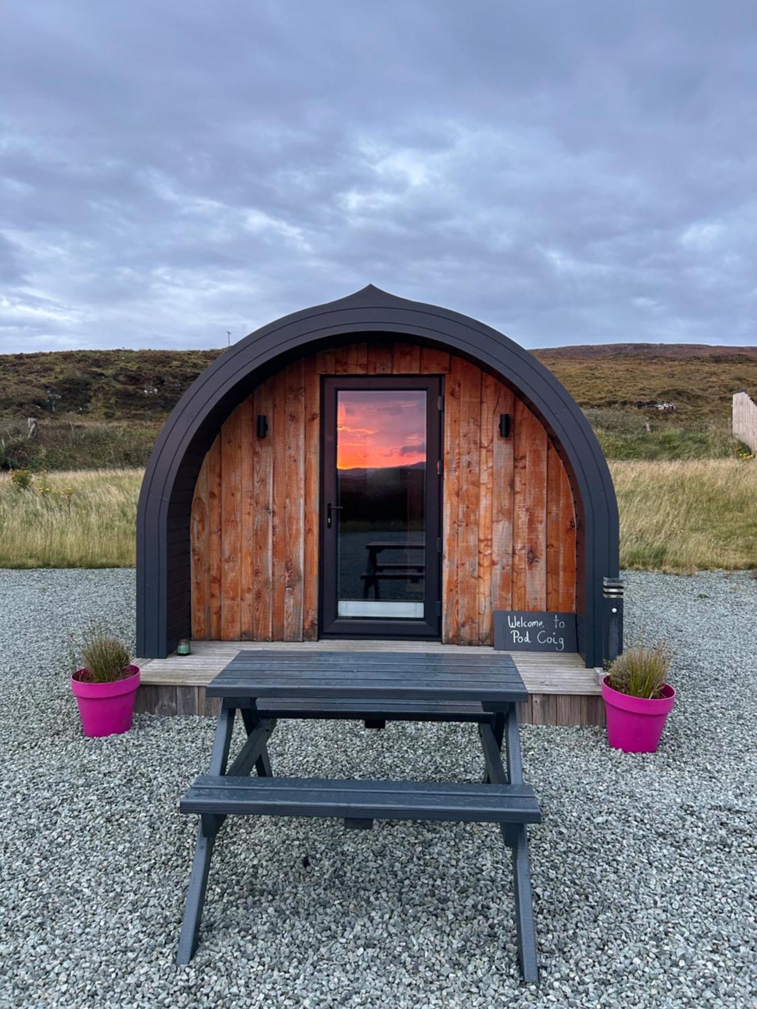 Allt Yelkie Pod Coig, * Earlish